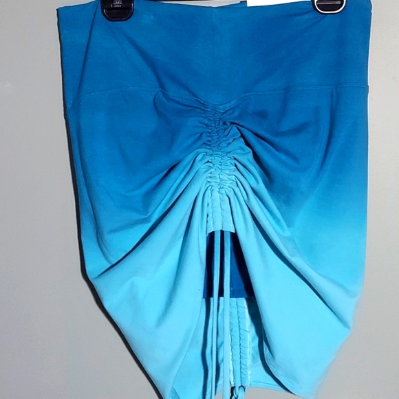 Turquoise Ombre Skirt - Picture 8 of 9